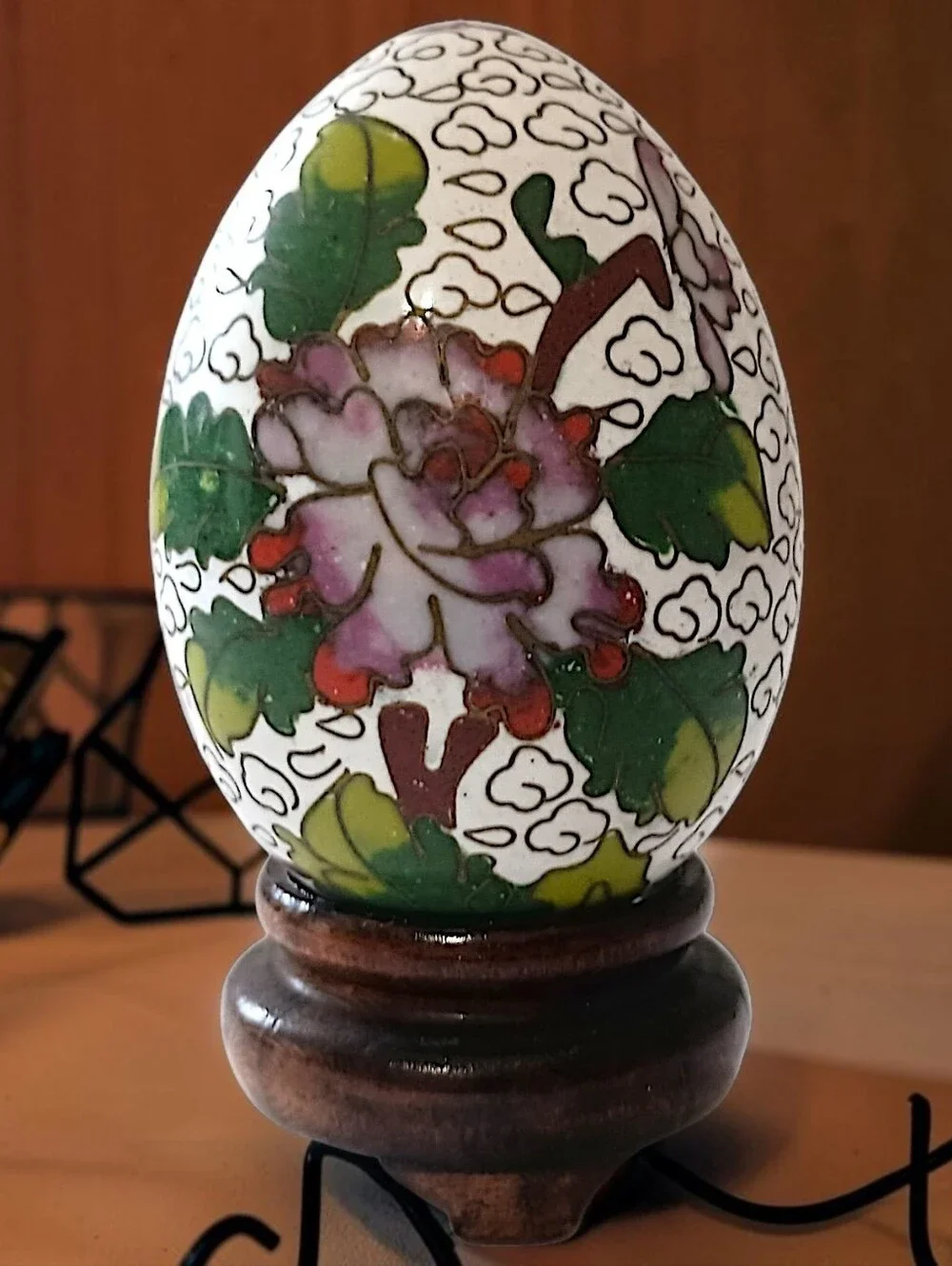 Vintage Chinese Cloisonne Enamel Over Brass Egg‎ Floral Trinket Decor Wood Stand